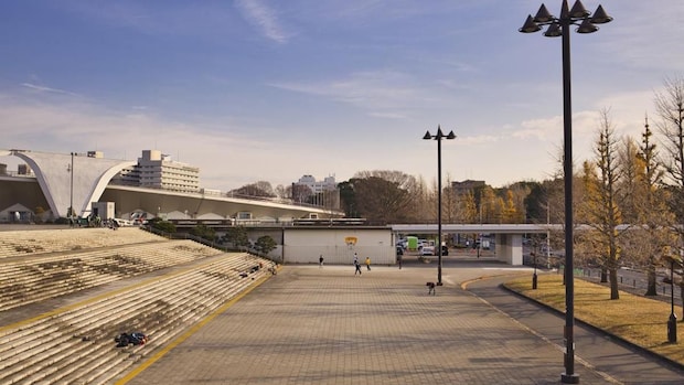 駒沢公園との見事なギャップ、すずめのお宿緑地公園がある都立大学、駅前のコーヒータイムは「バリアラビカ」｜小野寺史宜