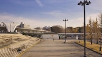 駒沢公園との見事なギャップ、すずめのお宿緑地公園がある都立大学、駅前のコーヒータイムは「バリアラビカ」