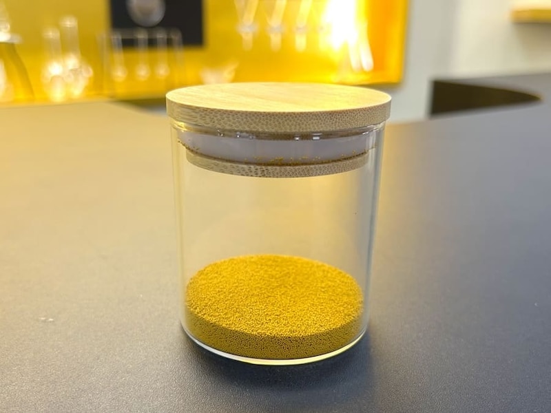 クリームに練り込む前のカプセル