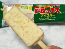 缶をガラガラ振ったあの日の記憶蘇る　ファミマ限定「サクマドロップスアイスバー」を実食