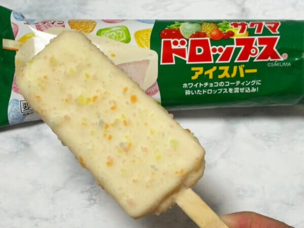 缶をガラガラ振ったあの日の記憶蘇る ファミマ限定「サクマドロップスアイスバー」を実食