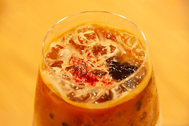 ヨーグルトとエスプレッソ、ブルーベリージャムで「テリア ベルベット パール」の世界観を表現