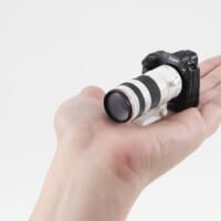 キヤノンの名機が「ガシャポン」で復活　歴代カメラ5種を精密ミニチュア化