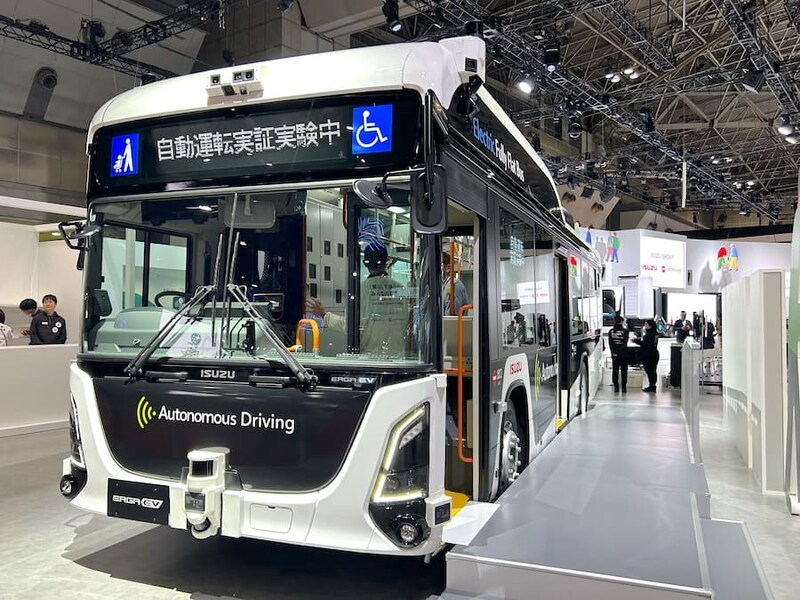 自動運転機能を搭載した「エルガ EV」