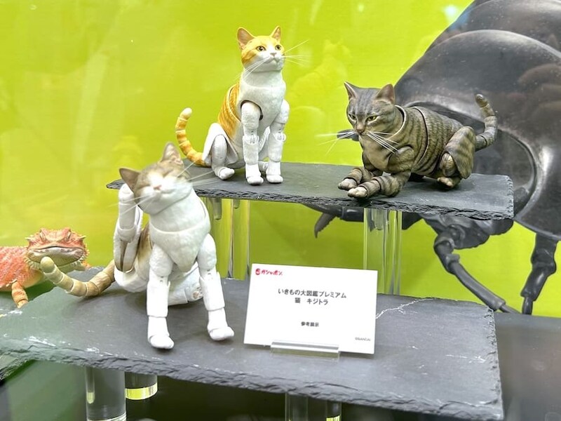 精巧なフィギュア