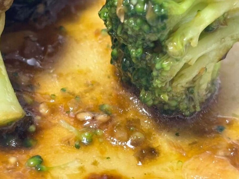 皿の底にたまったタレをごっそりすくって食べるのもこれまたおいしい