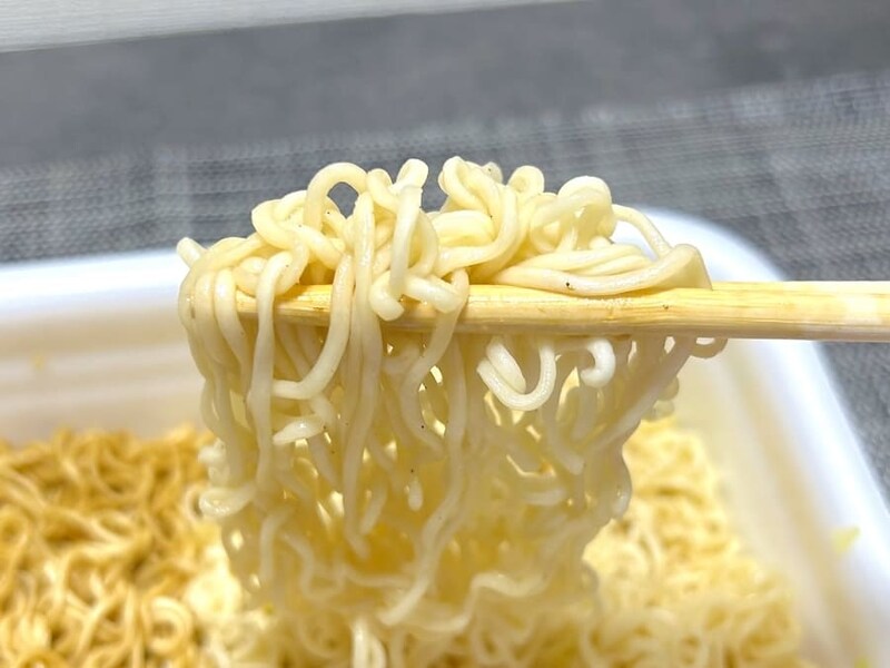 「すっぱゆず味」を食べる