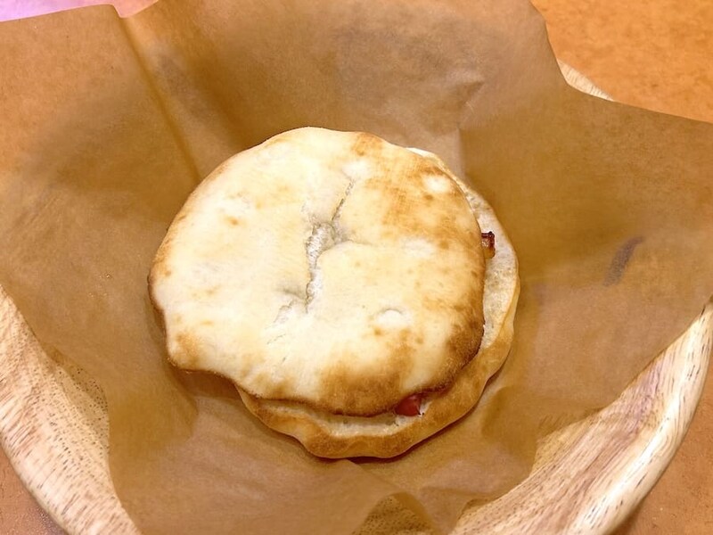 パンチェッタとチーズのパニーニ