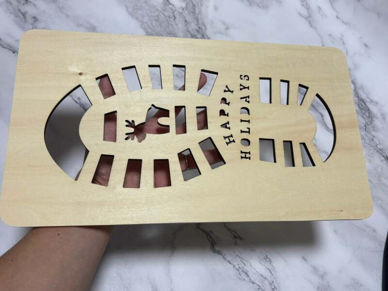 クリスマスの飾り棚や玄関に置いておくだけでもかわいいインテリアに