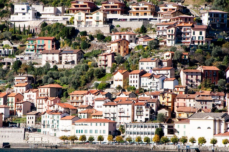ミラノ郊外・コモ湖の町並み