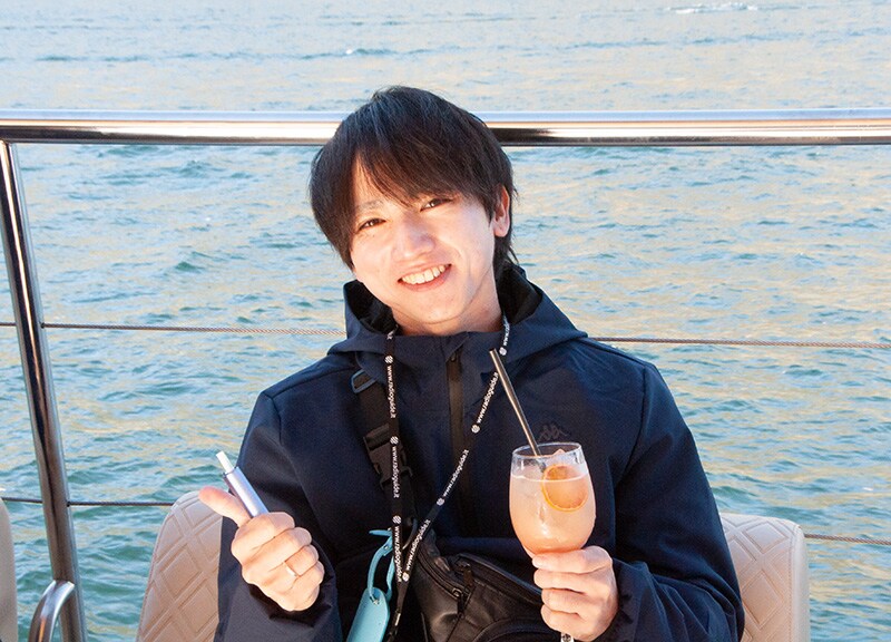 絶景のもと、IQOSとドリンクのマリアージュに「最高しか言えない！」と参加者