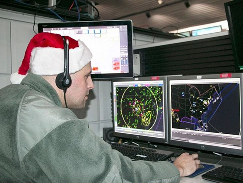 監視業務にあたる担当者