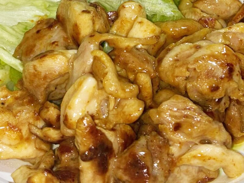 ヨーグルトに漬け込んだ効果で、お肉は驚くほどジューシーで柔らか