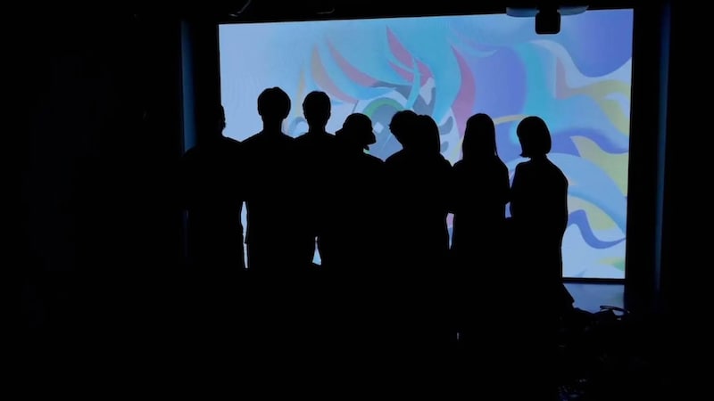 厳重な管理体制のもと「t-ウィルス」を展示