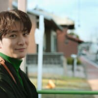 岡田将生さんが再び“謎の男性”に　ゆうちょ銀行「ゆうちょバス」CM第2弾が放送へ