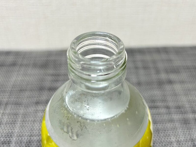 開栓した瞬間に臭気が