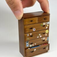 「実家のタンス」のミニチュアに共感　「うちもこうだった」の声続出