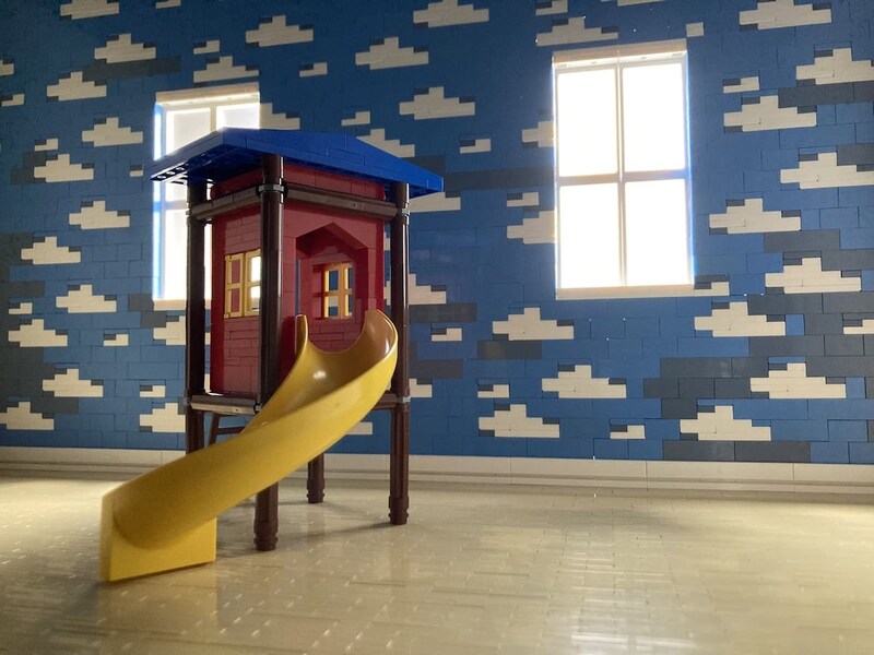 なにも起きないのに不気味 レゴで作られたリミナルスペースの世界