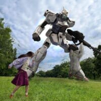 ガンプラもコスプレも全部ひとり　「Vガンダム」再現画像の裏側がすごかった