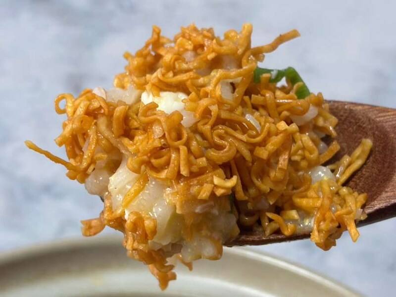 卵の優しい風味がインスタントラーメン特有のジャンク感を程よく中和