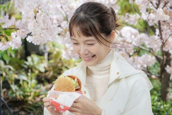 マクドナルドに春到来　宮崎あおいも再会を喜ぶ「瀬戸内レモンタルタルベーコンてりたま」が3年ぶり復活