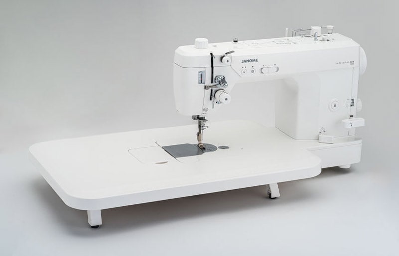 最上位職業用ミシン「haute couture ecru 2000 (オートクチュール エクリュ 2000)」