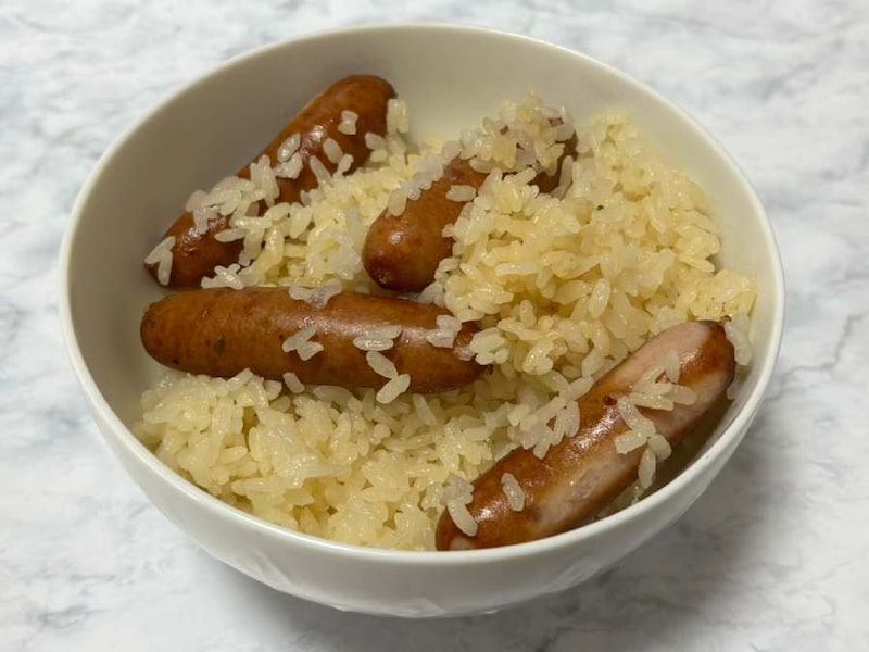 丸ごとソーセージの炊き込みご飯