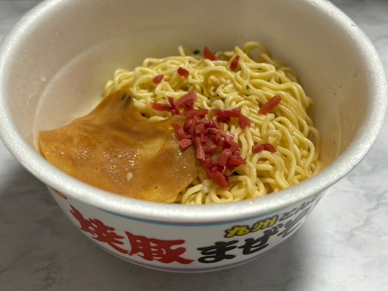 最後に紅しょうがをトッピングすれば完成