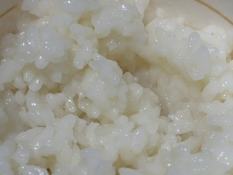 若干水分量が多い白ご飯といった見た目