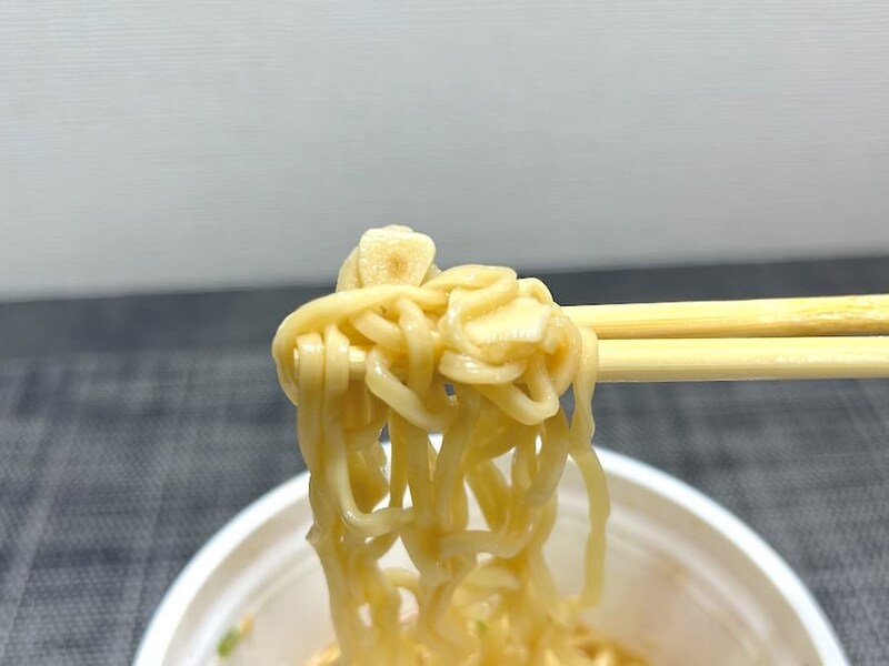 遅れてにんにくのパンチがやってくる