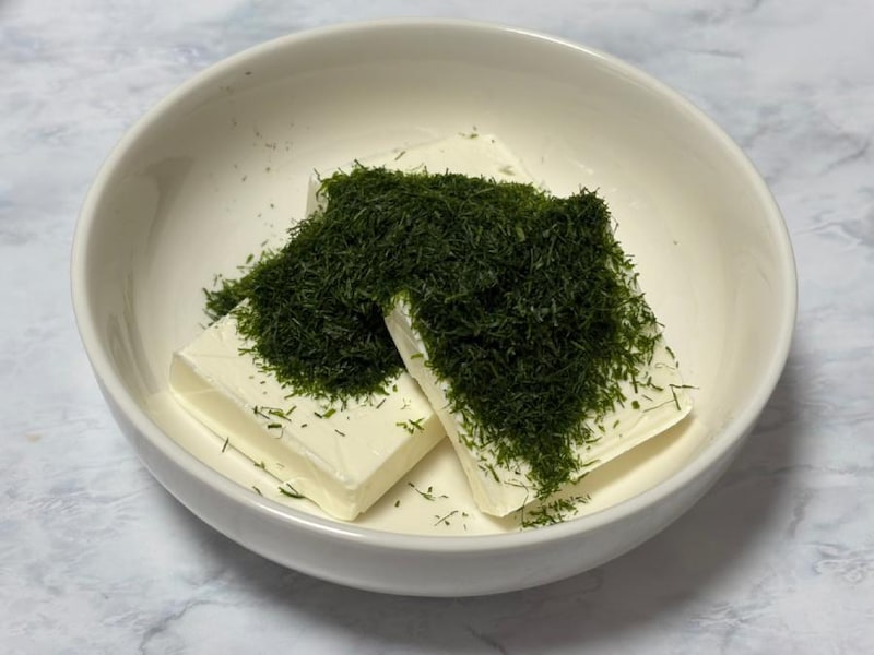 クリームチーズに青のりを投入