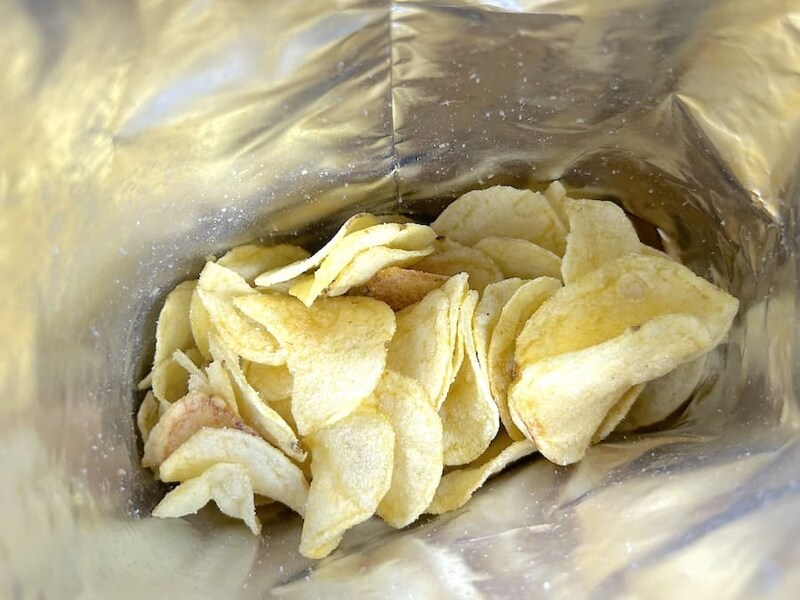 香りは普通のうすしおポテチ