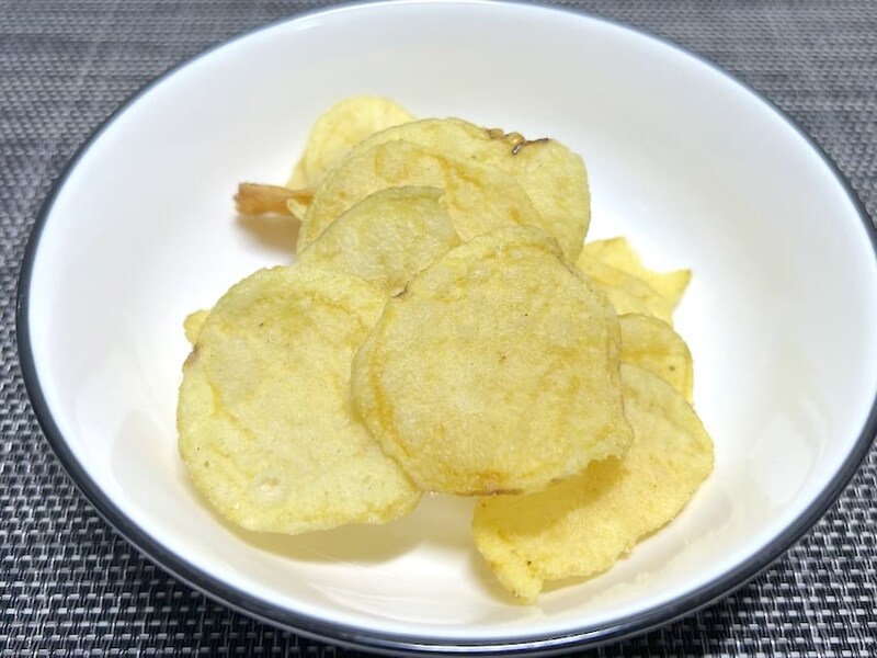 見た目も普通のうすしおポテチ
