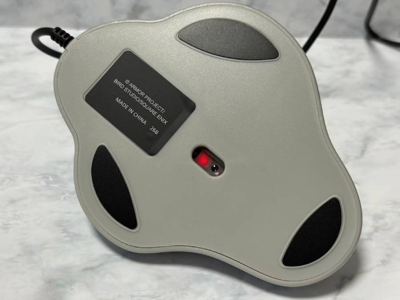 底面に内蔵された光学式センサー