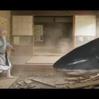 不動産サイトが放つ20分の怪作「空き家シャーク」が闇鍋状態→実はB級映画の皮をかぶった社会問題への警鐘だった