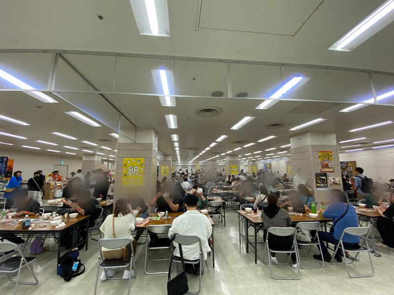 事前予約チケット制の食べ放題エリア