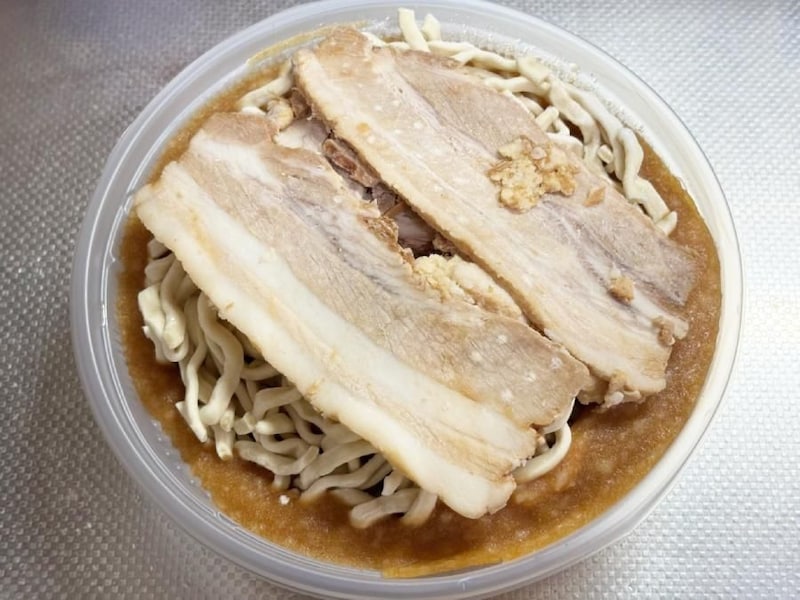 トレーから取り出して煮込むだけ