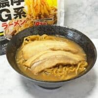総重量約810gの圧倒的ボリューム　セブン「濃厚G系ラーメン」でG系デビューしてみた