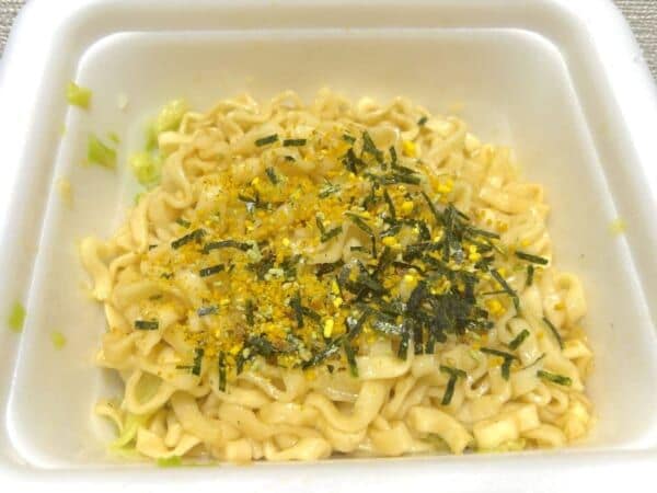 毎年気づくと売り切れてる　明星「のりたま焼うどん」をついに実食