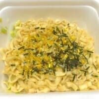毎年気づくと売り切れてる　明星「のりたま焼うどん」をついに実食