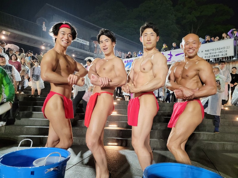 筋肉紳士集団「ALLOUT」