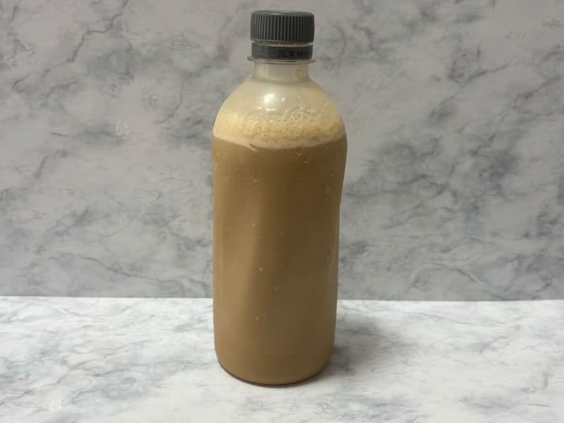 コーヒー牛乳のような淡い色合いに変化