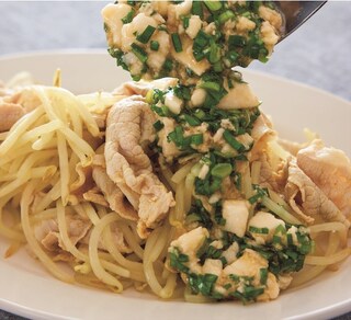 もやしと豚ロース肉で簡単、おいしいスタミナおかず2選