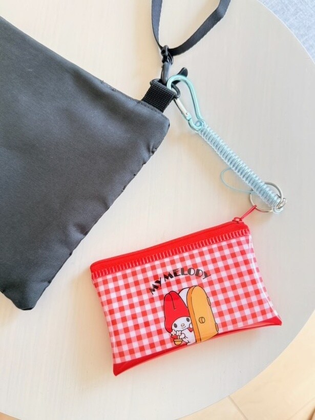 スプリングストラップで落下防止やスリ対策に ▶まだある100円グッズ!