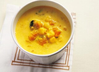 クリームコーン缶で簡単アレンジ！低カロリーの「かぼちゃのチーズコーンスープ」