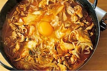 みそベースのピリ辛味でごはんがすすむ～！ 「もやしと豚こまのキムチ鍋」