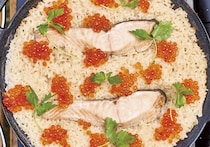 【マルチグリドルで炊く】15分炊いて蒸らすだけ。完食必至の「サケといくらの親子飯」
