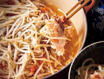 お箸が止まらない!? さっぱりなのにコクがある「もやしと豚バラの梅バター蒸し鍋」