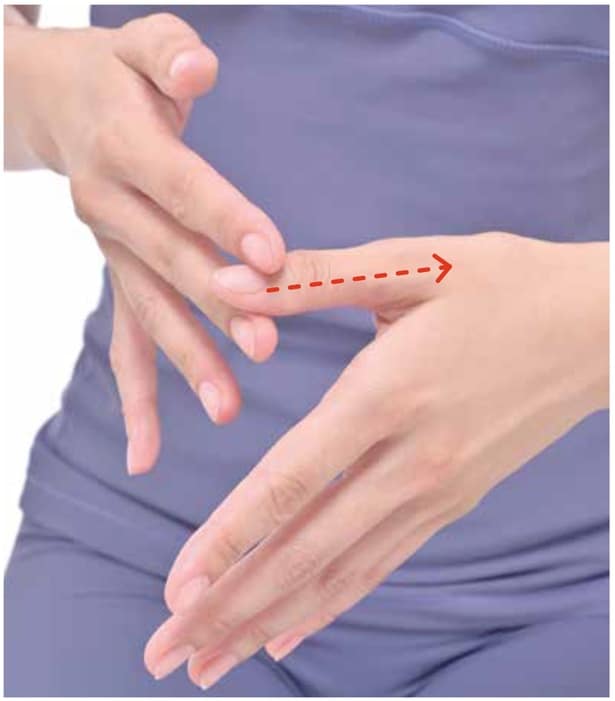 根元に向かって指をさする