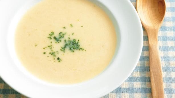 クルトンを入れても◎!じゃがいもの旨みを味わう「ポテトのポタージュ」